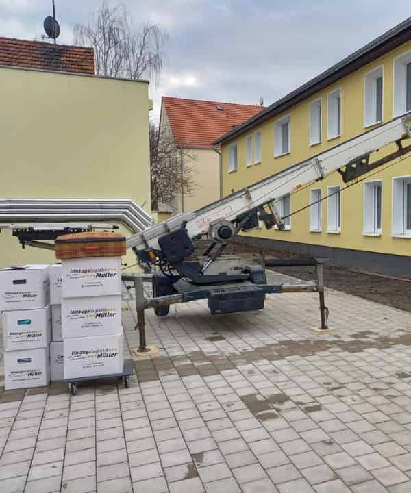 Möbellift in Troisdorf für den Firmenumzug