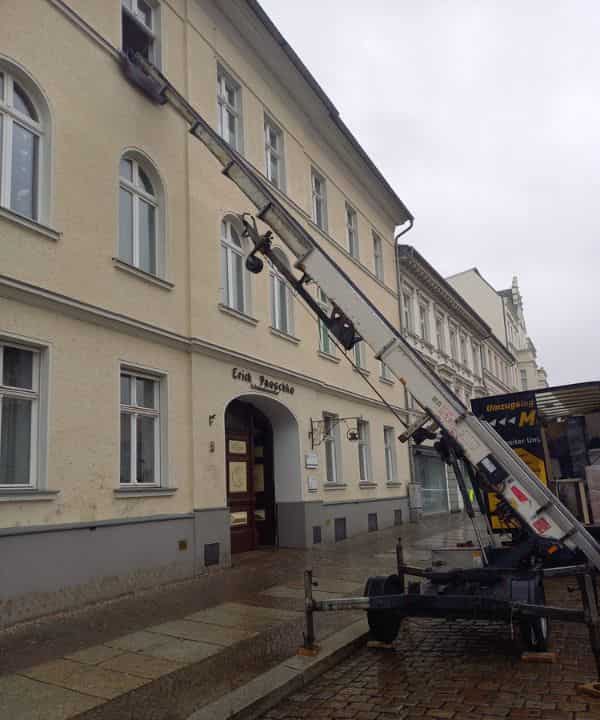 Möbellift in Troisdorf für den Firmenumzug